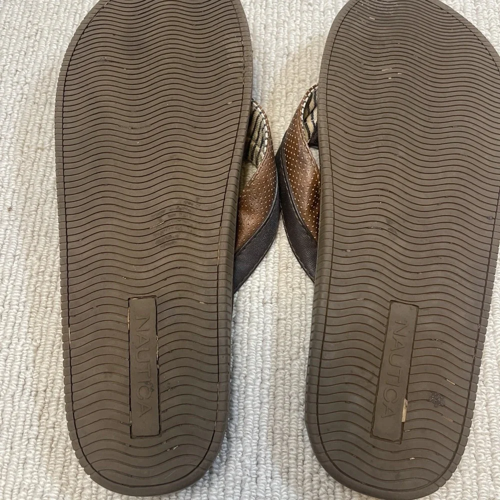 Nautica Men's 9/10** Clarkson 2 Flip Flop Brown